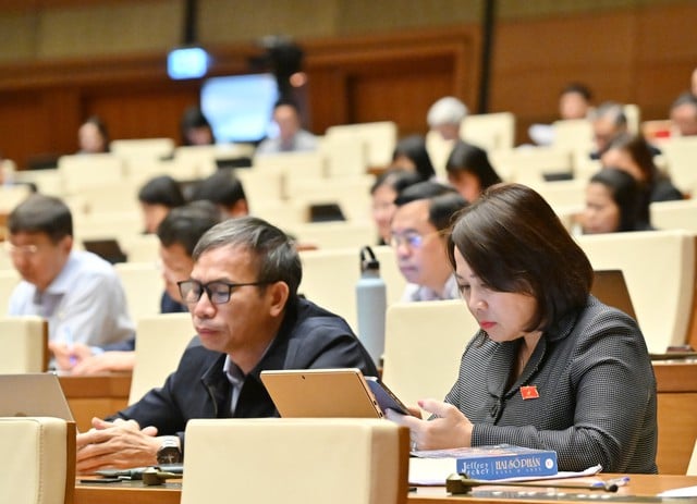 Đảm bảo công bằng, quan tâm chăm sóc sức khỏe người dân và công tác y tế vùng sâu, vùng xa- Ảnh 2.