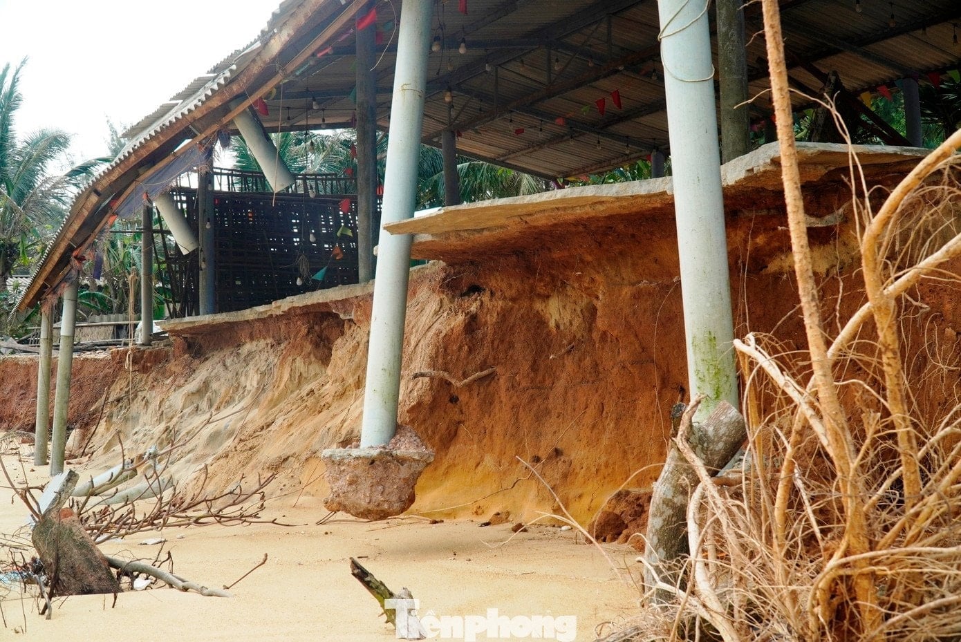 Cena sem precedentes em famosa praia de Hue - 3