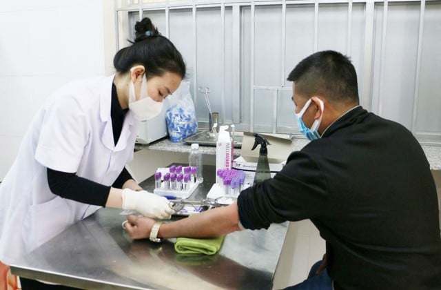 「団結は力」 - 2030 年までにエイズの流行を終わらせるための鍵 - 写真 3。 'Đoàn kết là sức mạnh' - Chìa khóa then chốt để chấm dứt dịch bệnh AIDS vào năm 2030- Ảnh 3.