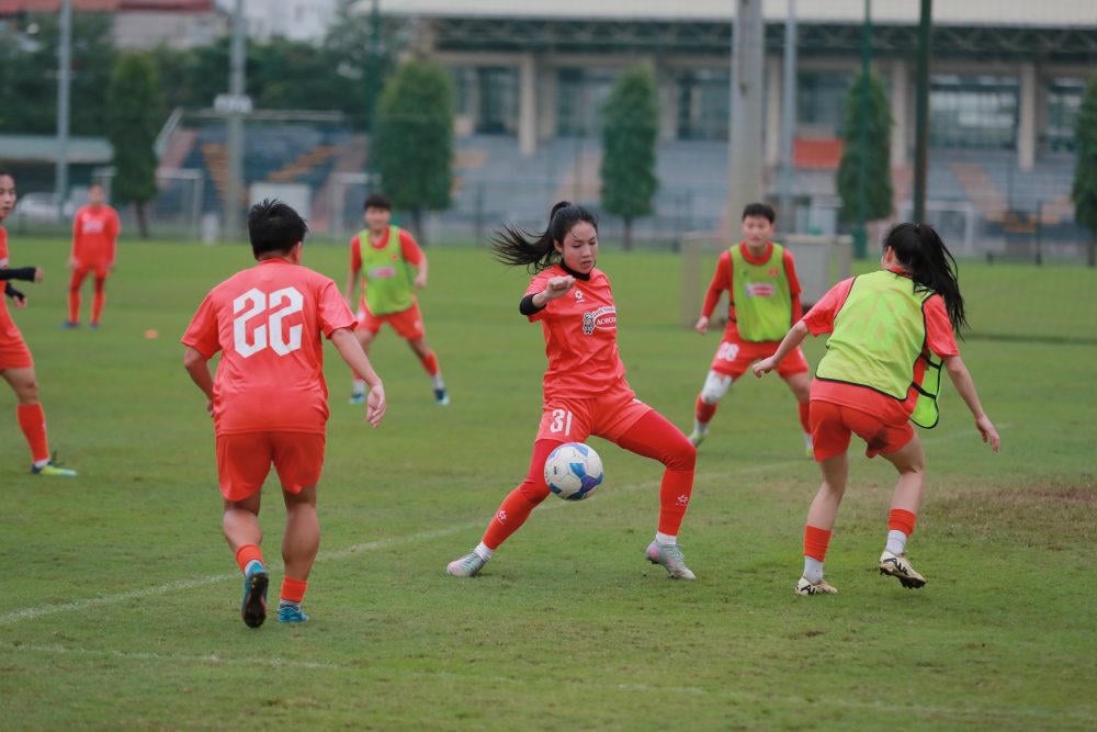 Les footballeuses vietnamiennes brillent à l'aéroport