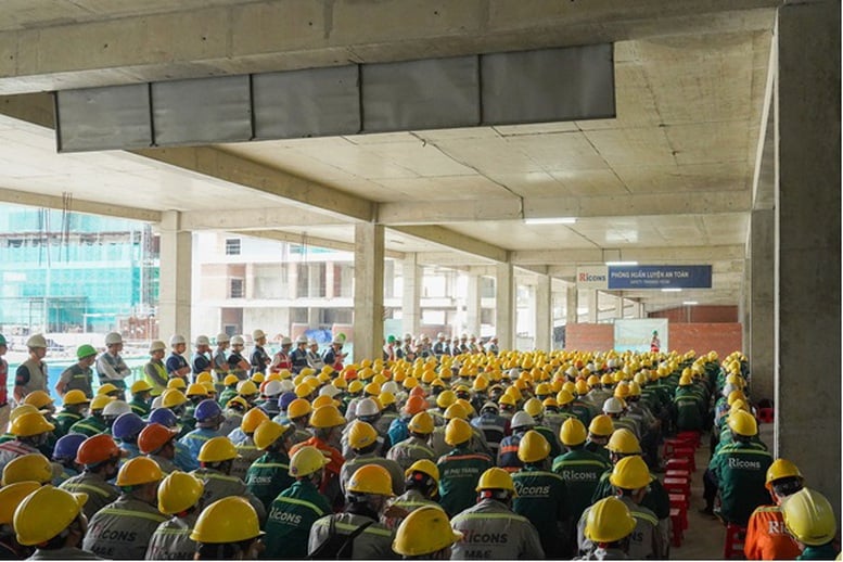 គម្រោង Novaland ជាបន្តបន្ទាប់ក្នុងទីក្រុងហូជីមិញបានដោះស្រាយបញ្ហាផ្លូវច្បាប់របស់ពួកគេ៖ 10,500 គ្រួសារមានសៀវភៅពណ៌ផ្កាឈូក គម្រោងមួយចំនួនកំពុងដំណើរការសាងសង់ឡើងវិញ - រូបថតទី 2 ។ Loạt dự án Novaland tại TPHCM được gỡ vướng pháp lý: 10.500 hộ có sổ hồng, một số dự án xây dựng trở lại- Ảnh 2.