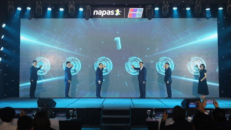 ویتنام اور چین کے درمیان QR کوڈ کے ذریعے دو طرفہ خوردہ ادائیگی کے کنکشن کا اعلان کرنے کی تقریب۔