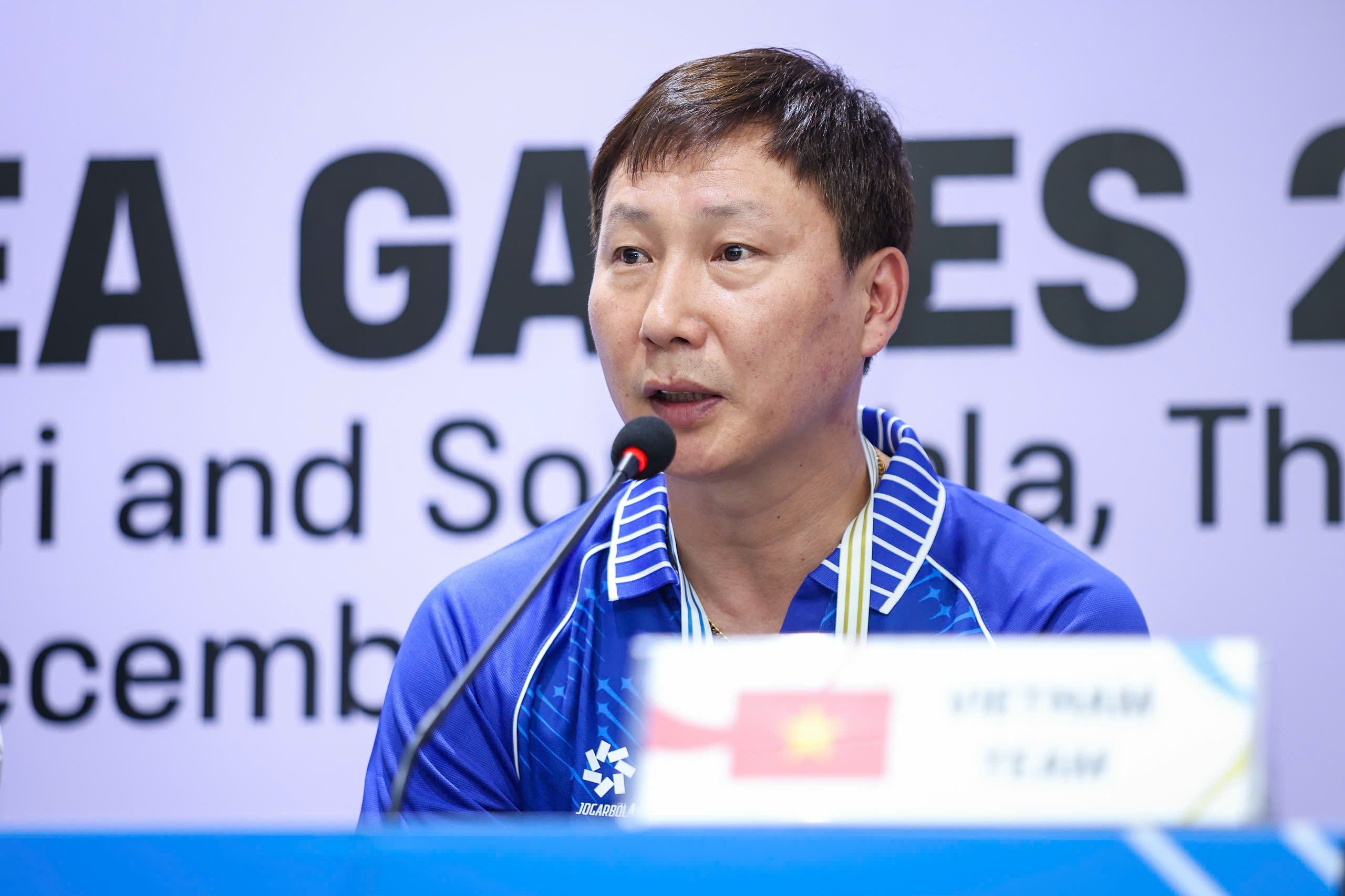 លោក គីម បាន​និយាយ​អ្វី​ដែល​គួរ​ឲ្យ​ភ្ញាក់​ផ្អើល​យ៉ាង​ខ្លាំង​អំពី U.23 ឡាវ ដោយ​បង្ហាញ​ពី​យុទ្ធសាស្ត្រ​របស់ U.23 វៀតណាម - រូបថត ១.