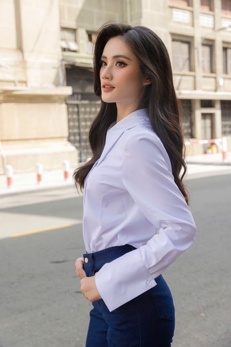 Ý Nhi tỏa sáng với phong cách sơ mi trắng tối giản đầy quyến rũ - Ảnh 7.