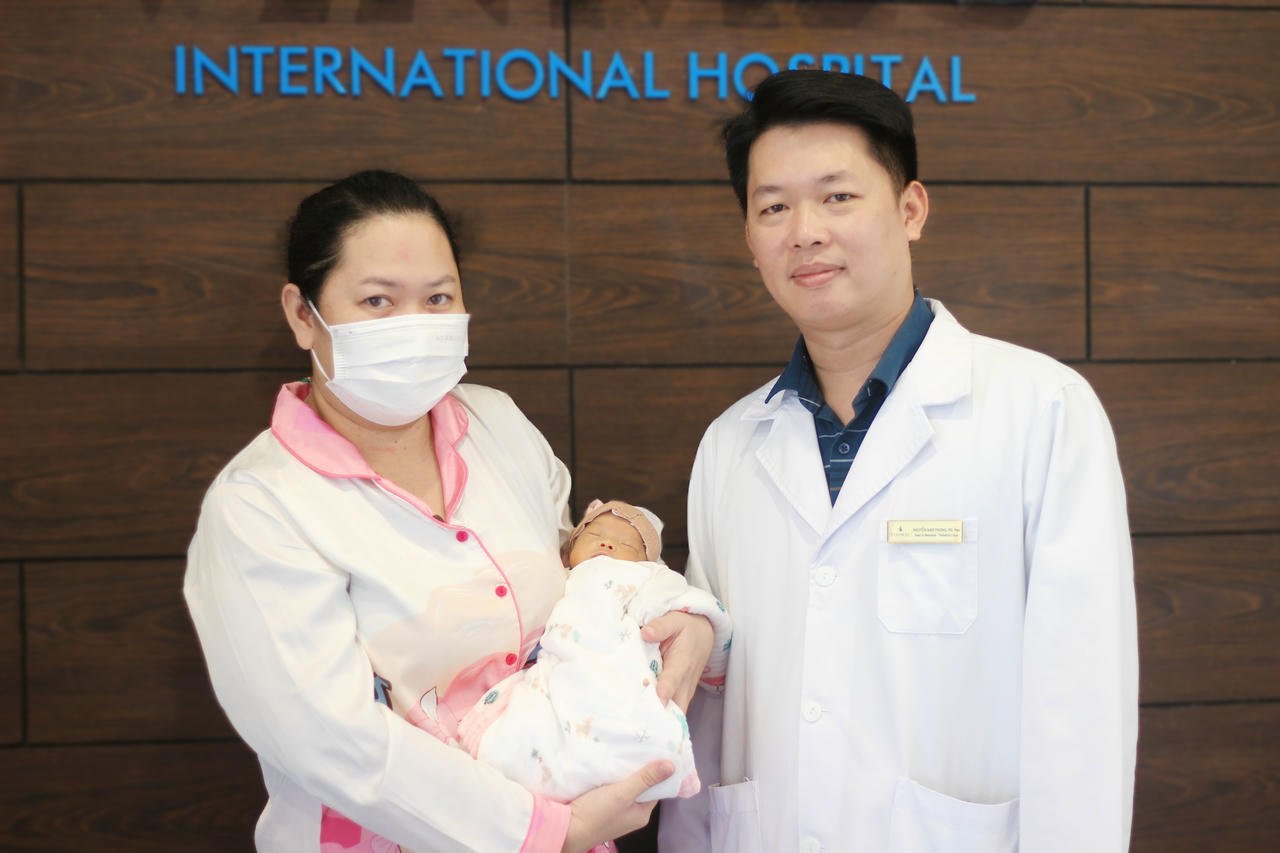 Fast 40 Tage lang wurden im Vinmec Phu Quoc versucht, einen frühgeborenen Jungen mit einem Gewicht von nur etwas über 1 kg wiederzubeleben.