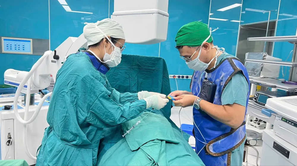 ກໍລະນີທາງດ້ານຄລີນິກທີ່ລາຍງານສະແດງໃຫ້ເຫັນປະສິດທິພາບການປິ່ນປົວທີ່ຫມັ້ນຄົງ, ຮັບປະກັນຄວາມປອດໄພແລະການປະຕິບັດຕາມໂປໂຕຄອນມືອາຊີບ.