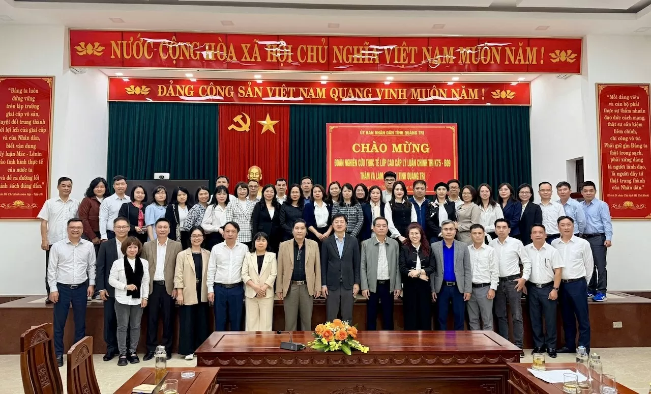 ដំណើរនៃការរៀនសូត្រ ការដឹងគុណ និងការចែករំលែកនៅលើទឹកដីវីរភាពនៃខេត្ត Quang Tri Hành trình học tập, tri ân và sẻ chia trên mảnh đất Quảng Trị anh hùng