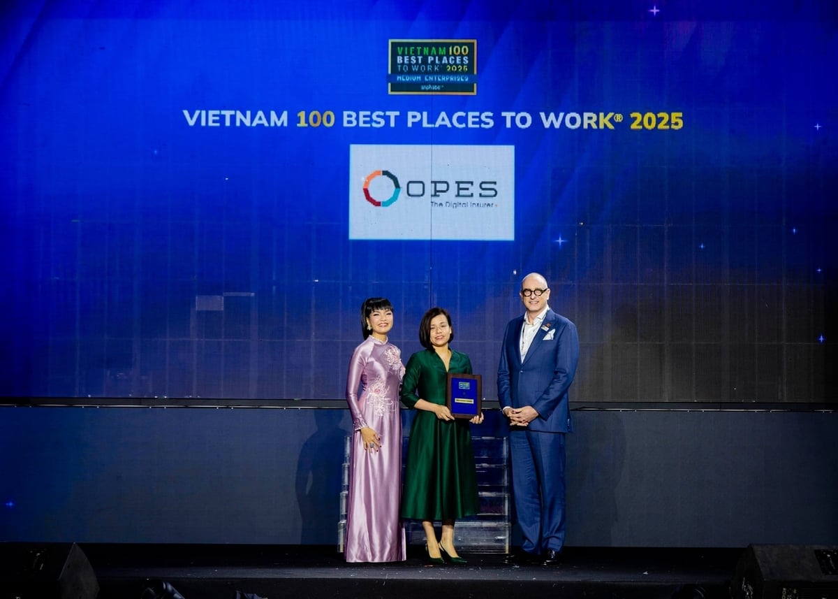 Cũng trong tháng 11/2025, OPES đồng thời nhận 02 giải thưởng về Nơi làm việc tốt nhất Việt Nam, minh chứng cho chiến lược đầu tư về con người đã mang lại 'quả ngọt' về kinh doanh. Ảnh: VPBank.