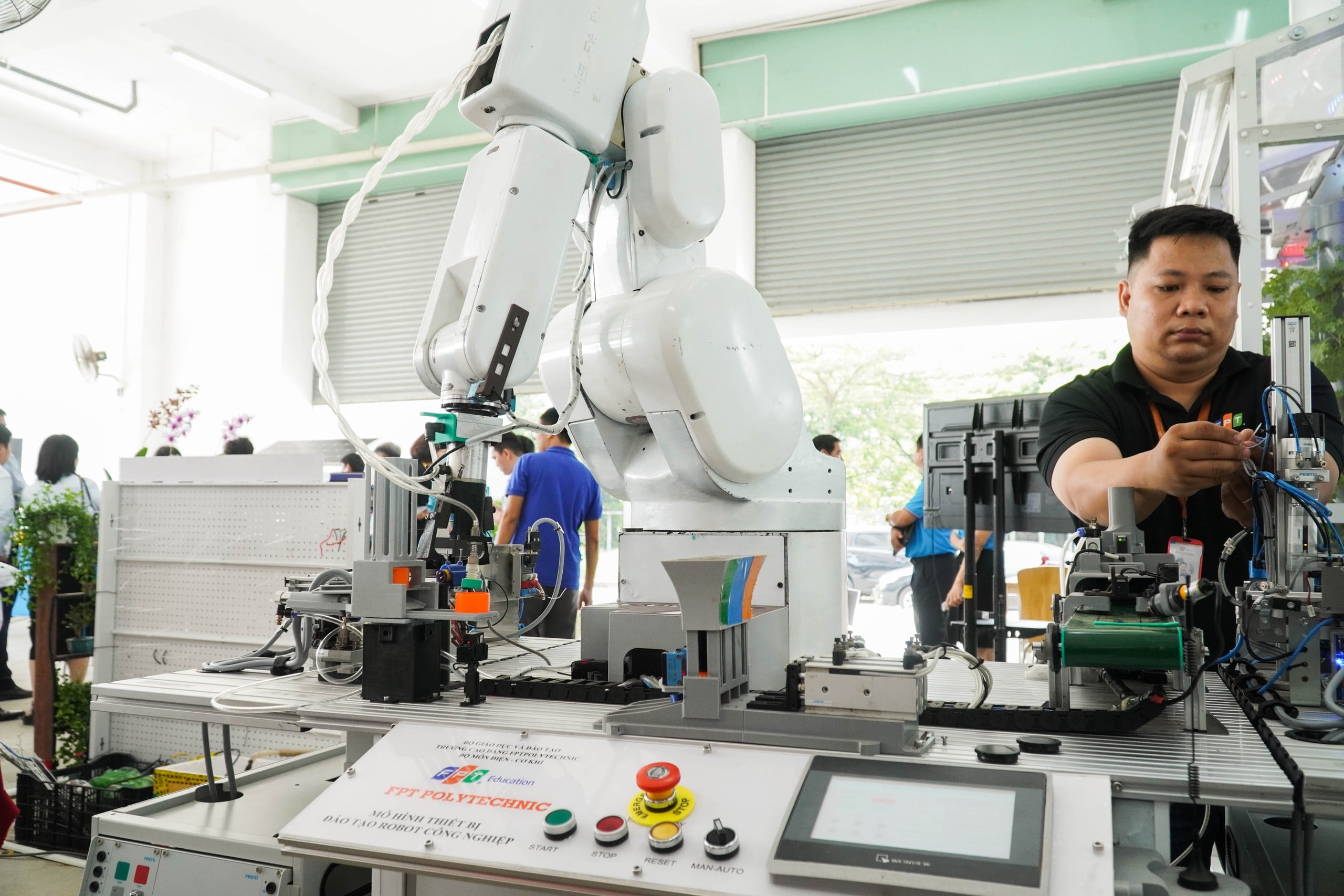 Đã mắt với những mô hình tại Hội thi Thiết bị đào tạo tự làm TP HCM - Ảnh 6.