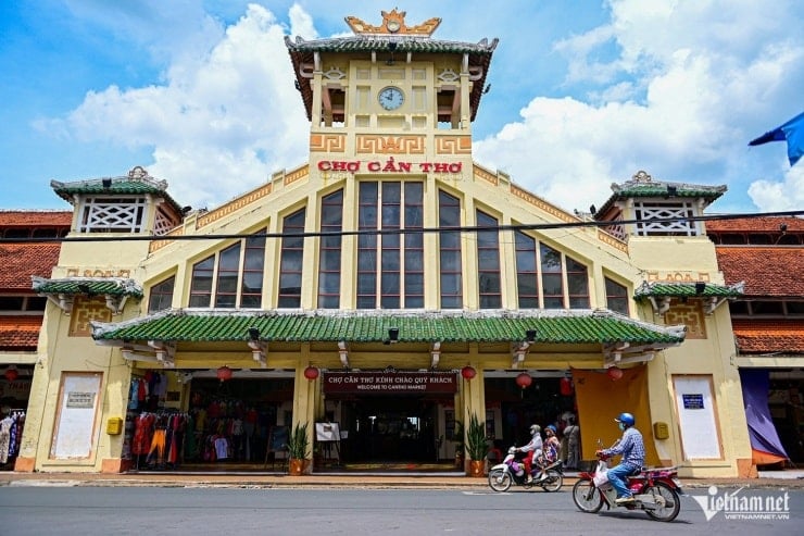 A Can Tho piac, a Mekong-delta legszebb építészeti alkotásokkal rendelkező piaca.