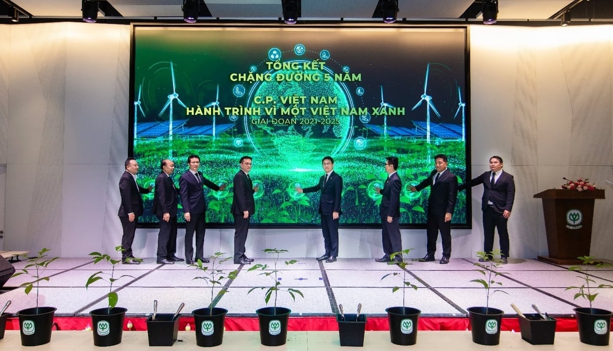 C.P. Việt Nam chính thức hoàn thành mục tiêu trồng 1,5 triệu cây xanh. Ảnh: Trần Quân.