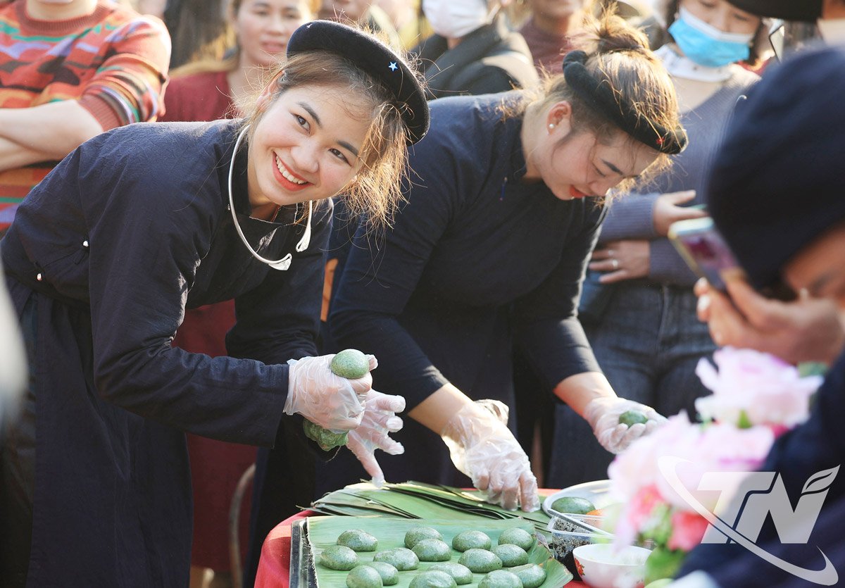 Bánh dày lá ngải là một trong những đặc sản của đồng bào dân tộc Tày trên địa bàn tỉnh.