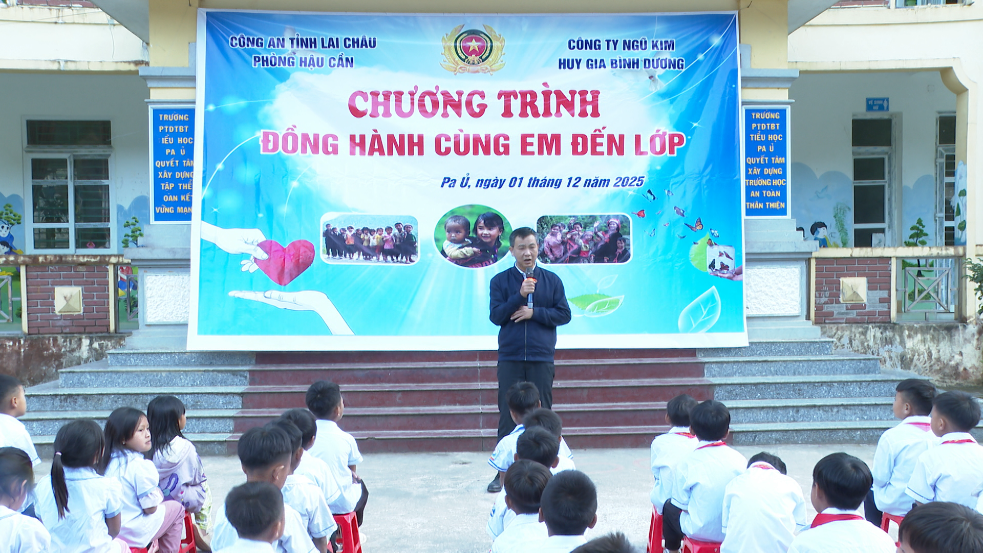 Öğretmen Nguyen Thanh Long