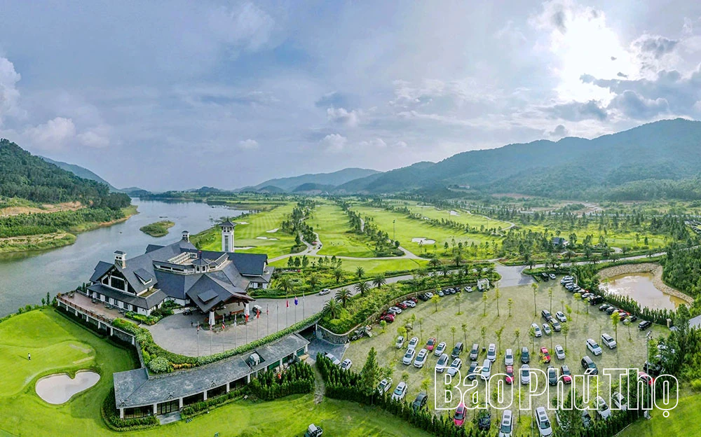 একীভূতকরণের পর প্রথম বছরেই ফু থো দ্রুতগতিতে শেষ করছে