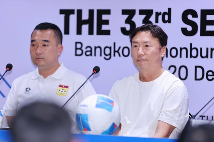 HLV tuyển U22 Lào đánh giá cao năng lực ông Kim Sang-sik - Ảnh 2.