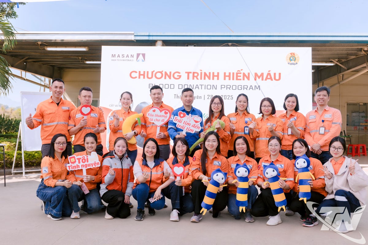 ອາສາສະໝັກບໍລິຈາກເລືອດເພື່ອຊ່ວຍຊີວິດ.