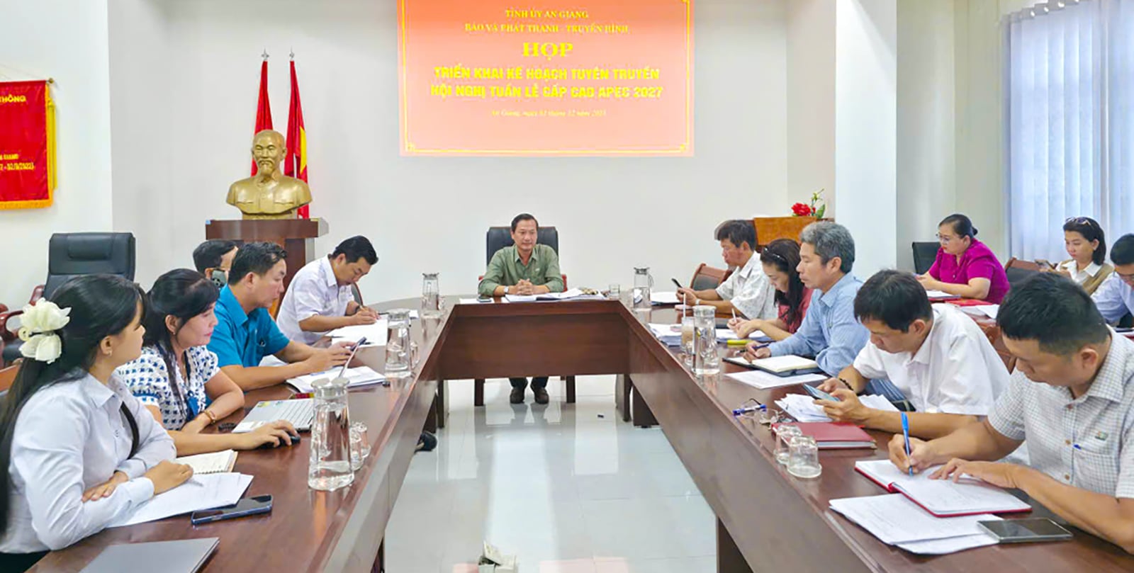 O jornal e a rádio/televisão de An Giang implementam um plano de propaganda para o Fórum da APEC de 2027.