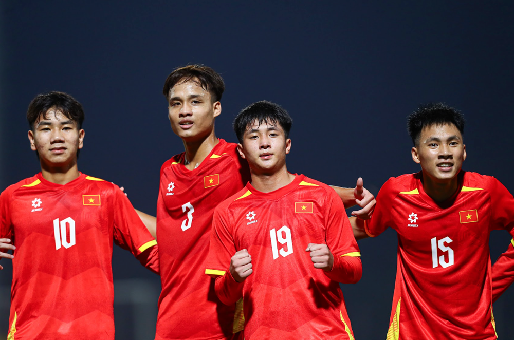 Hanoi FC – 20 Jahre Beharrlichkeit bei der Förderung der nächsten Generation im vietnamesischen Fußball – Foto 1