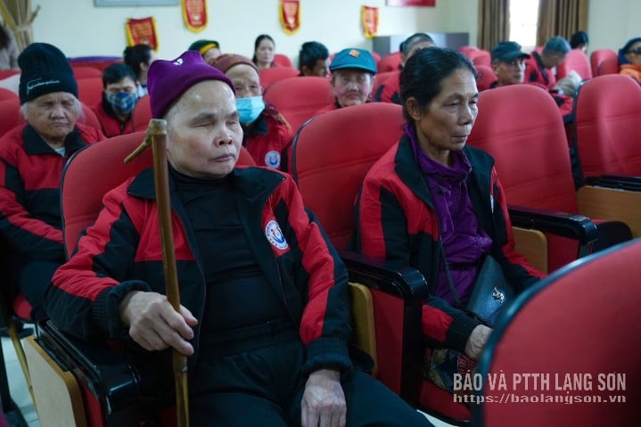 ជន​ពិការ​ដែល​កំពុង​ទទួល​ការ​ថែទាំ​នៅ​មណ្ឌល​គាំពារ​សង្គម​ខេត្ត​បាន​ចូល​រួម​កិច្ច​ពិភាក្សា។