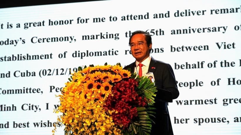 ກ່າວ​ຄຳ​ເຫັນ​ທີ່​ພິ​ທີ, ທ່ານ​ປະ​ທານ​ຄະ​ນະ​ກຳ​ມະ​ການ​ປະ​ຊາ​ຊົນ​ນະ​ຄອນ​ໂຮ່​ຈິ​ມິນ ຫງວຽນ​ວັນ​ດຶກ.