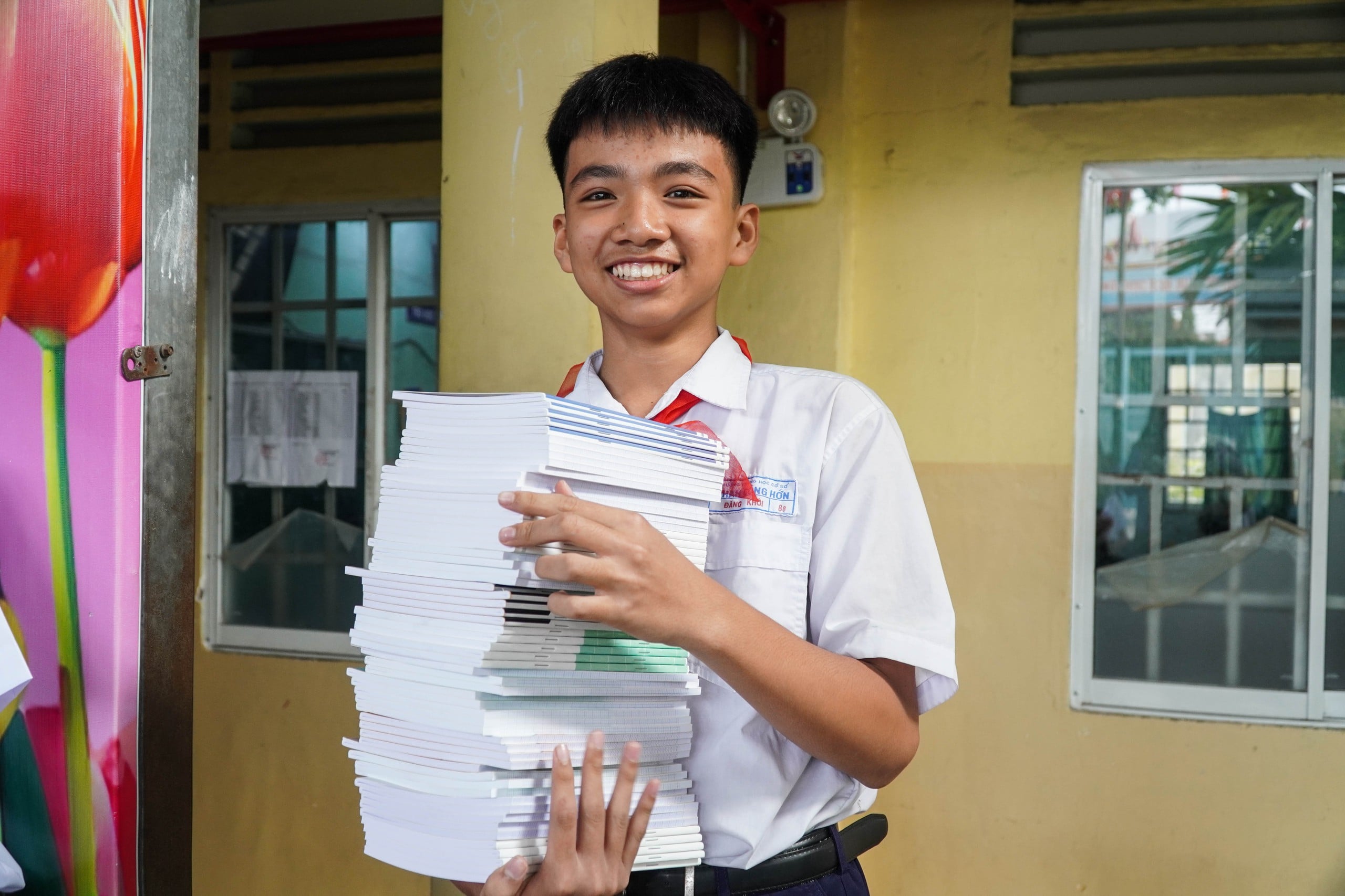 Những chồng tập trắng yêu thương ủng hộ chương trình 