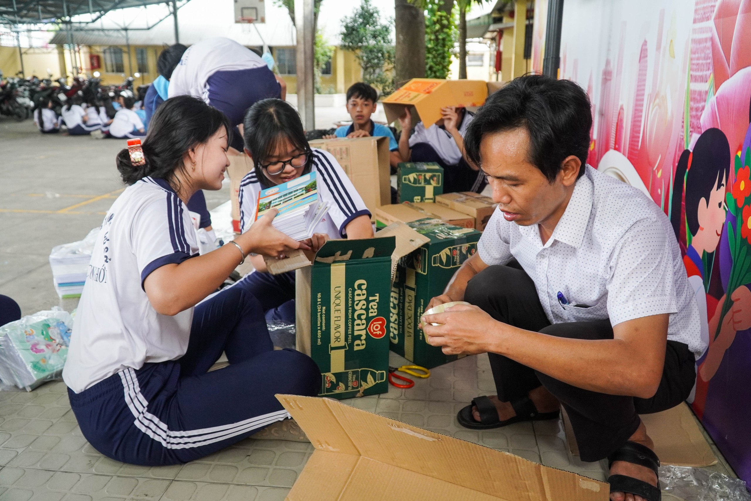 Những chồng tập trắng yêu thương ủng hộ chương trình 