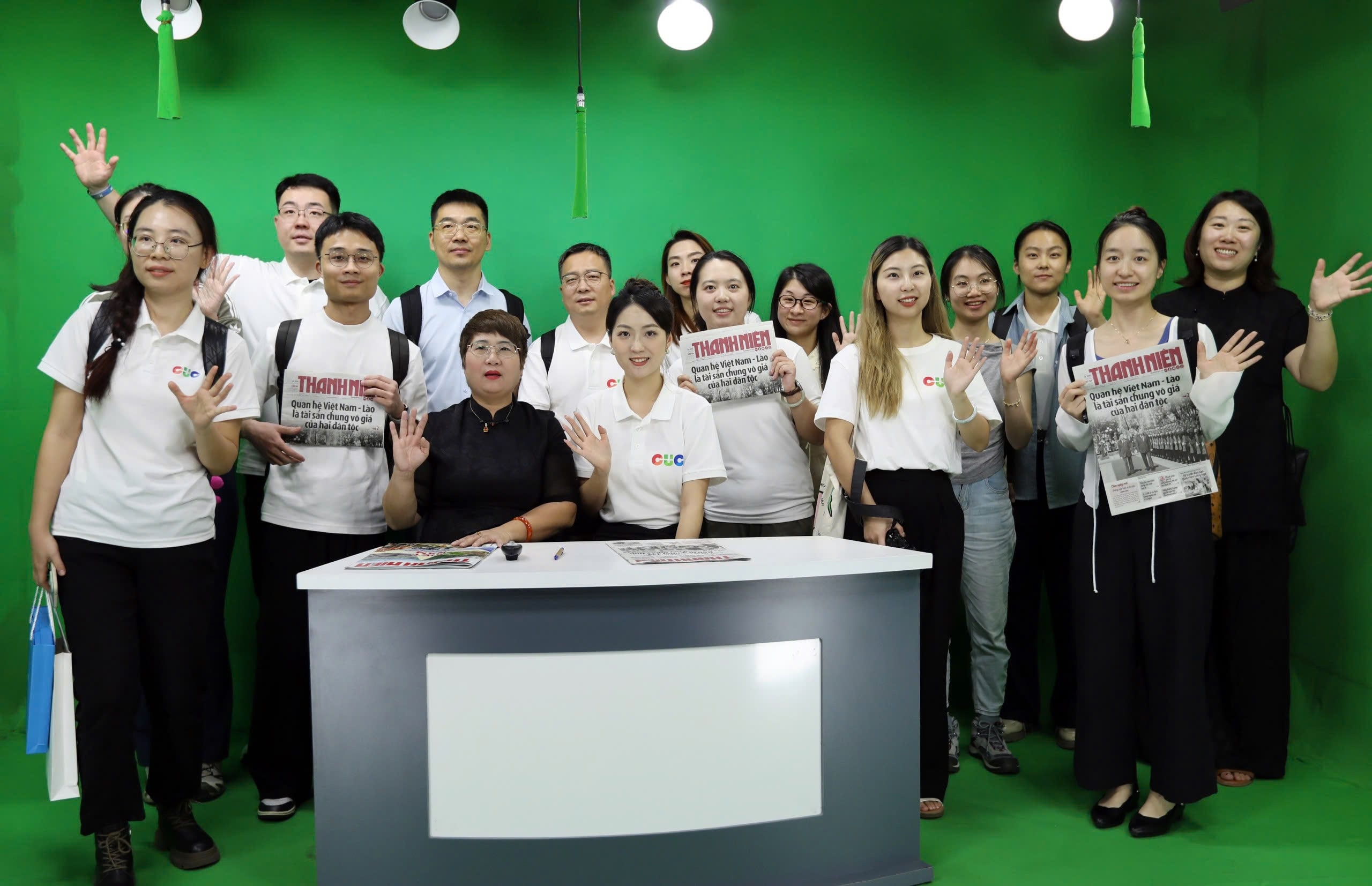 Giảng viên và nghiên cứu sinh ĐH Truyền thông Trung Quốc thăm tòa soạn Báo Thanh Niên - Ảnh 8.