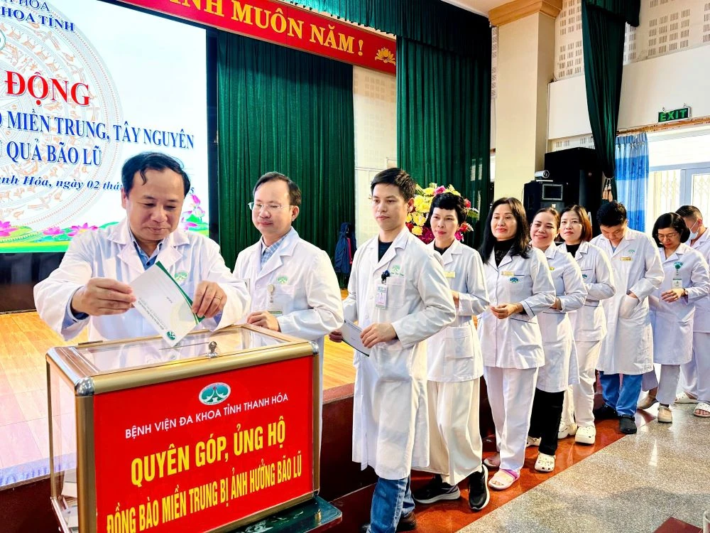 Thanh Hoa Provincial General Hospital launched a campaign to support people in the Central and Central Highlands regions to overcome consequences caused by floods.