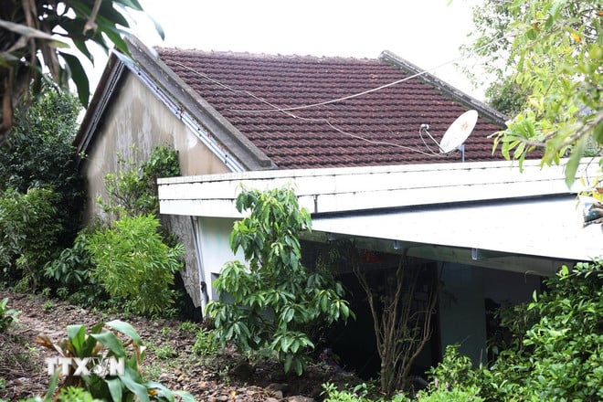 Trước 10/12, hoàn thành sửa chữa trường lớp, hỗ trợ sách vở cho học sinh vùng lũ- Ảnh 1.