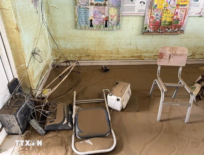 Trước 10/12, hoàn thành sửa chữa trường lớp, hỗ trợ sách vở cho học sinh vùng lũ- Ảnh 3.