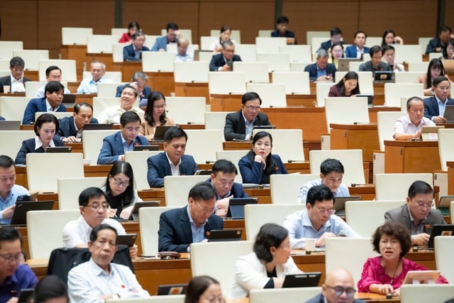 Förslag om att ha en policy för att stödja utbildning för arbetarnas barn - Foto 1. Đề nghị có chính sách hỗ trợ giáo dục cho con em công nhân- Ảnh 1.