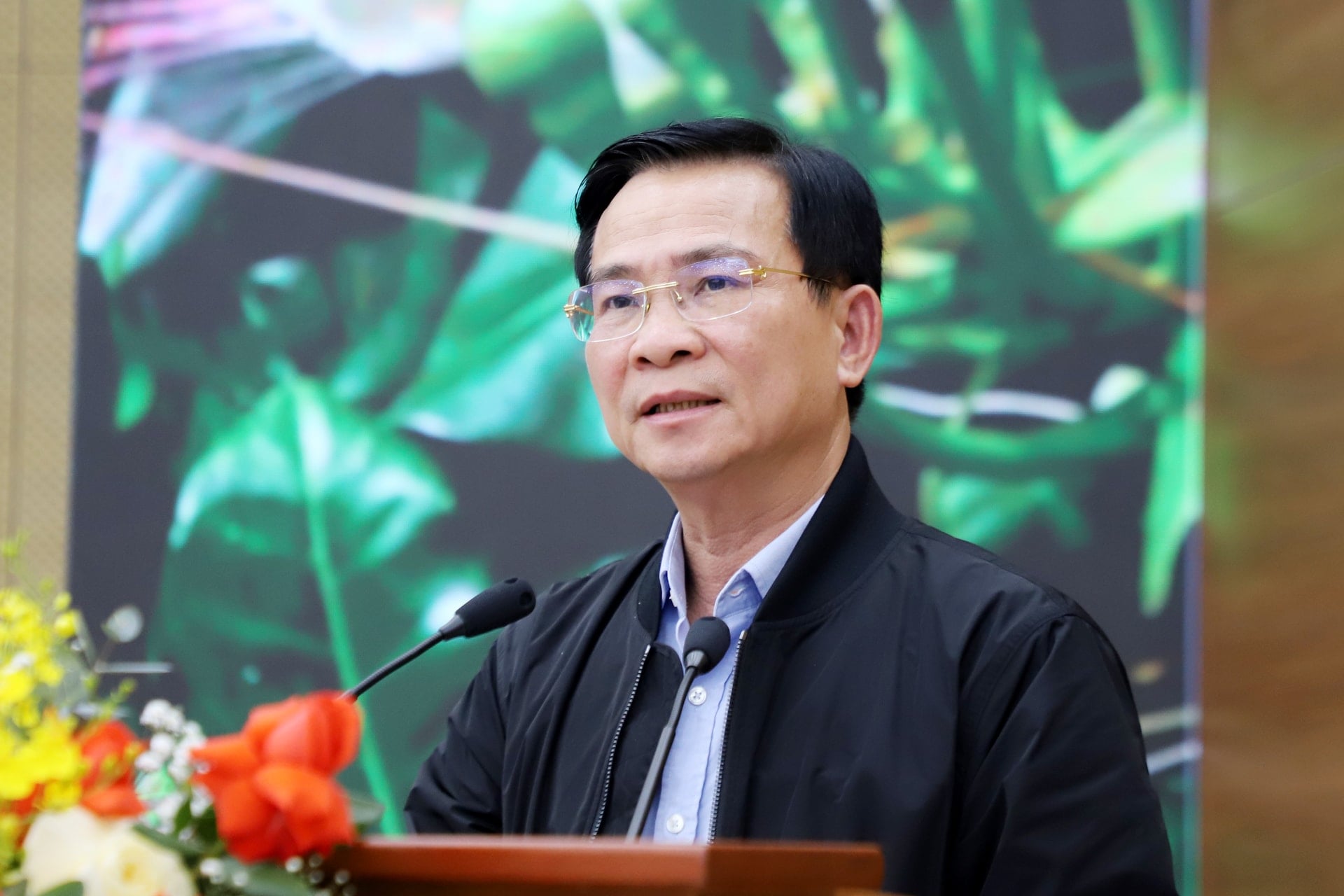 Timbalan Setiausaha Jawatankuasa Parti Wilayah, Pengerusi Jawatankuasa Rakyat Wilayah Ho Van Muoi menyampaikan ucapan penggulungan