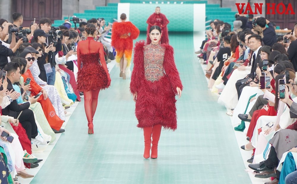 Mer än 70 skönheter från olika länder samlades i Hue för Miss Cosmo 2025 - foto 7