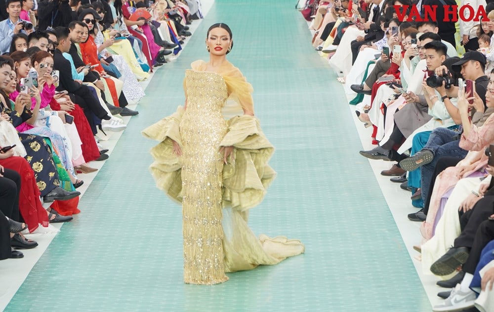 Mer än 70 skönheter från olika länder samlades i Hue för Miss Cosmo 2025 - foto 10