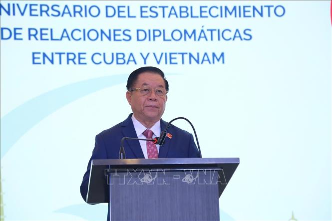 Подпись к фотографии