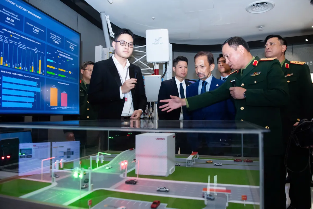 Viettel đón Quốc vương Brunei, mở ra cơ hội hợp tác chiến lược mới - Ảnh 1.