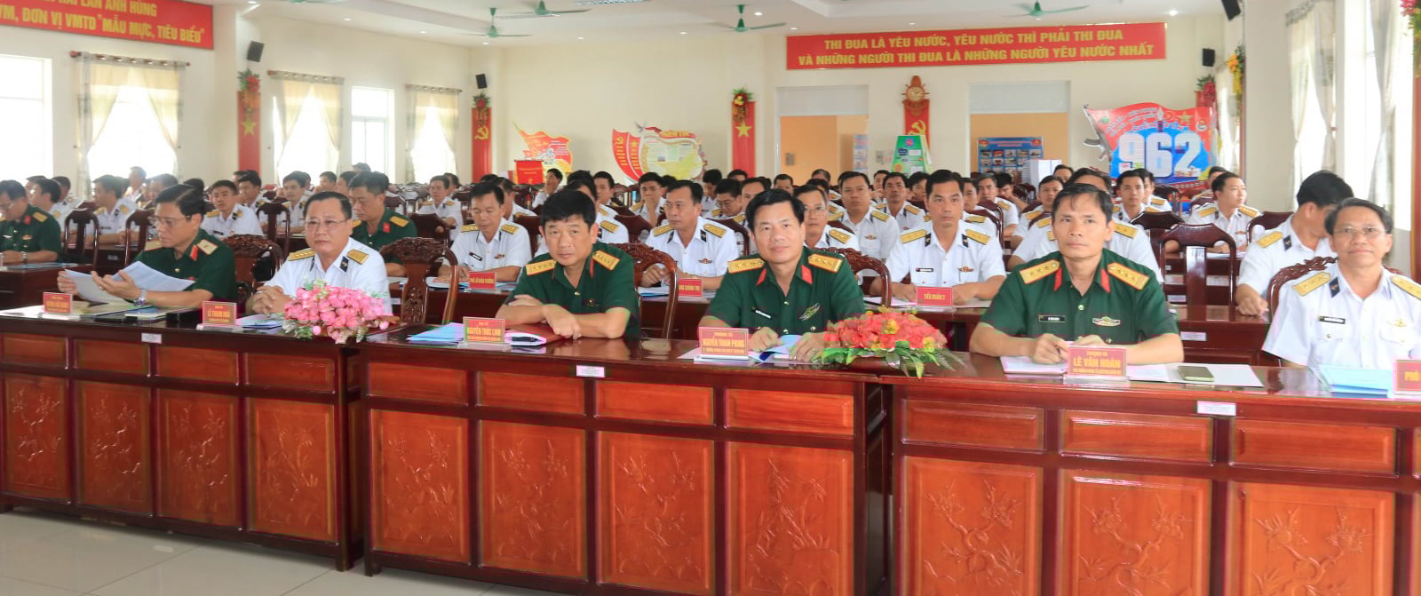 Đại biểu tham dự hội nghị