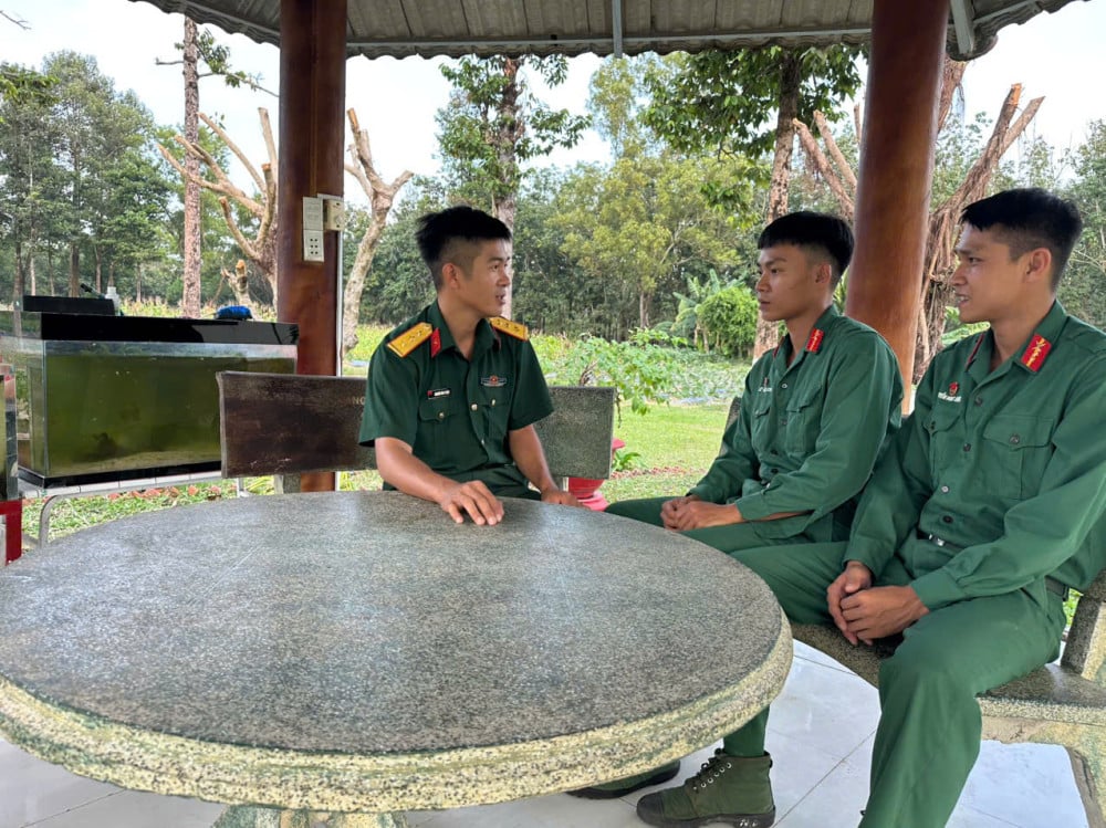 Prim-locotenent Nghiem Dinh Thuan - Un ofițer de companie dedicat