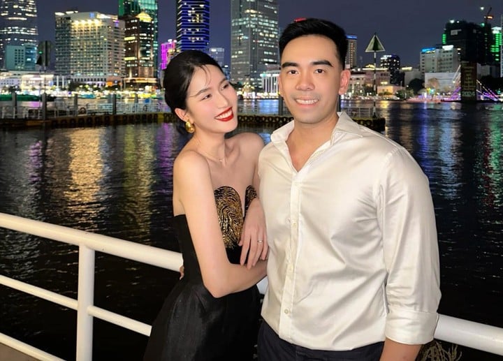 ຮອງຊະນະເລີດ ເຟືອງແອງ ໄດ້ແຕ່ງງານກັບສາມີປະລິນຍາເອກ.