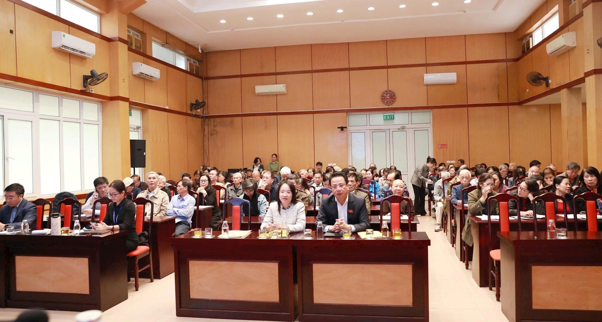 HĐND phường Hai Bà Trưng tiếp xúc cử tri trước kỳ họp thứ ba- Ảnh 1.