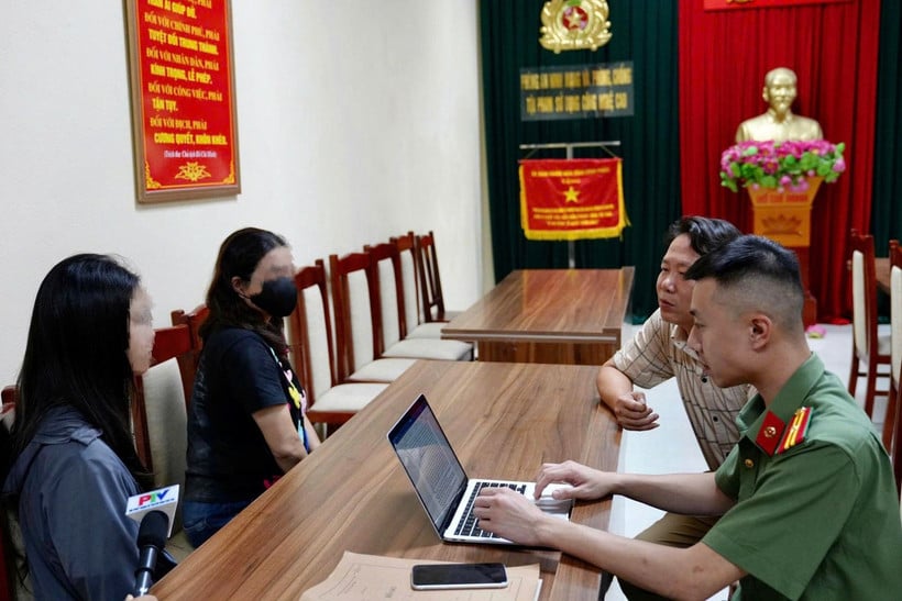 De provinciale politie van Phu Tho heeft met succes een kind gered dat online was ontvoerd. Foto: Provinciale politie van Phu Tho