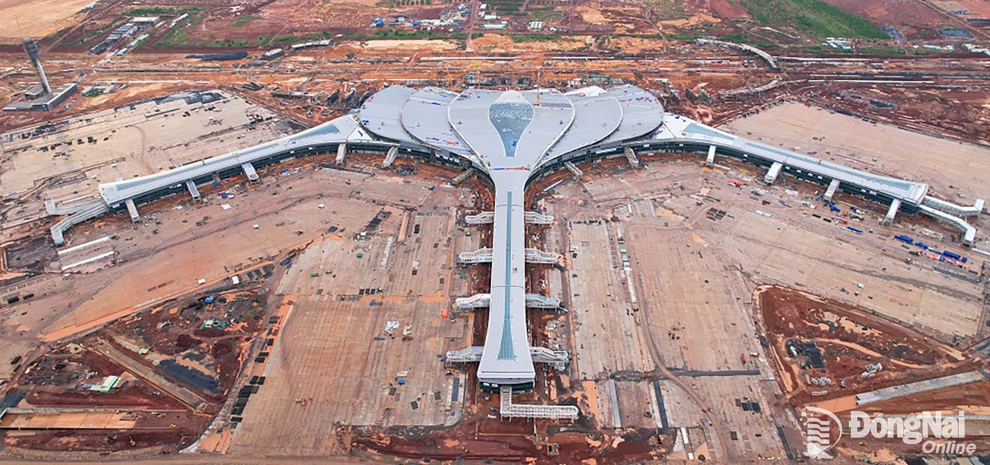 Rencananya, Bandara Long Thanh tahap 1 akan diresmikan pada 19 Desember 2025 dan mulai beroperasi secara komersial pada paruh pertama tahun 2026. Foto: Pham Tung