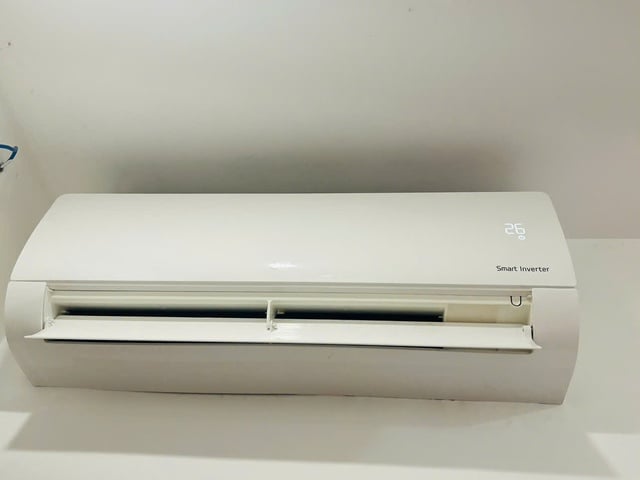 Bật điều hòa khi ngủ có hại cho phổi và mũi không? - Ảnh 1.