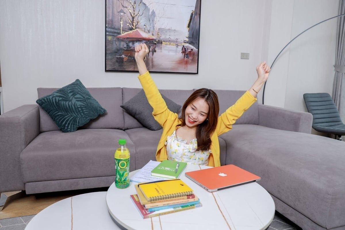 Nhiều người trẻ chọn cách giảm căng thẳng mệt mỏi mỗi ngày với Trà xanh không độ. Ảnh: Tân Hiệp Phát.