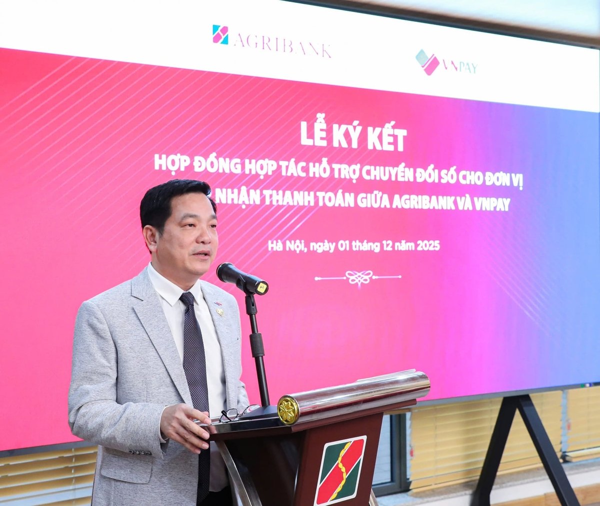Bapak Le Tanh, Wakil Ketua Dewan Direksi, Direktur Jenderal VNPAY, memberikan sambutan. Foto: Agribank Ông Lê Tánh, Phó Chủ tịch Hội đồng quản trị, Tổng Giám đốc VNPAY phát biểu. Ảnh: Agribank