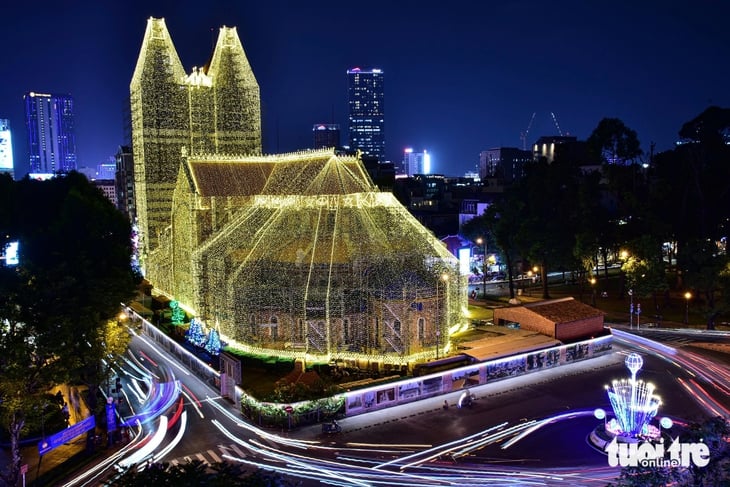 Nhà thờ Đức Bà - Ảnh 1.