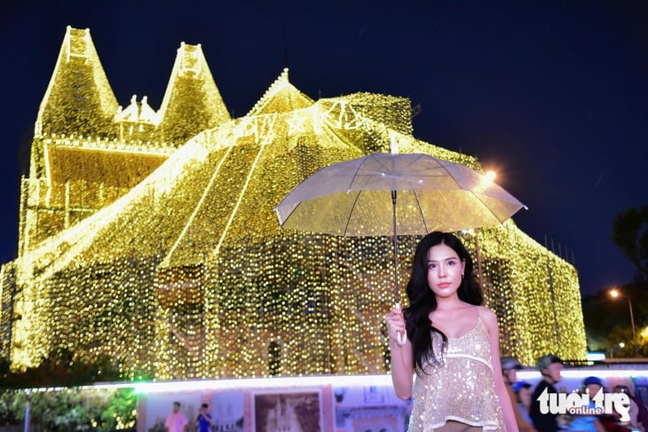 Nhà thờ Đức Bà - Ảnh 3.