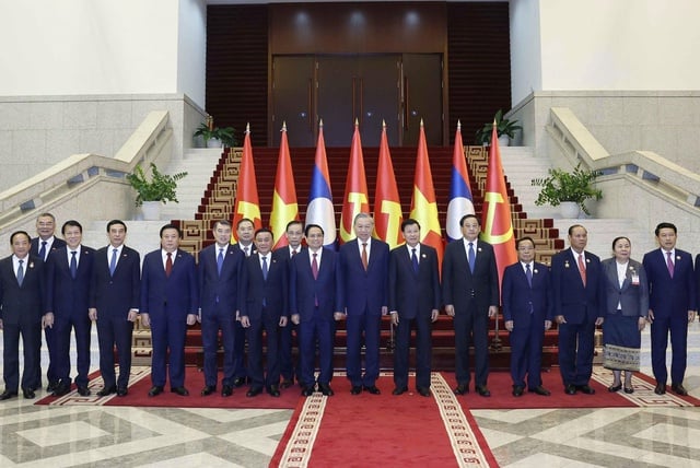 Việt Nam - Lào tăng cường hợp tác chiến lược vì hòa bình và phát triển - Ảnh 1.