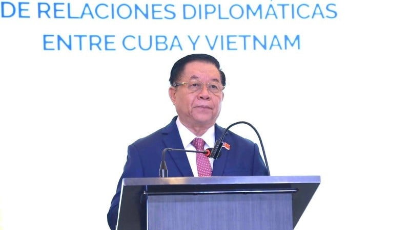 Jeneral Nguyen Trong Nghia, anggota Politburo, Setiausaha Jawatankuasa Pusat Parti, Pengarah Jabatan Besar Politik Tentera Rakyat Vietnam, bercakap pada majlis itu.