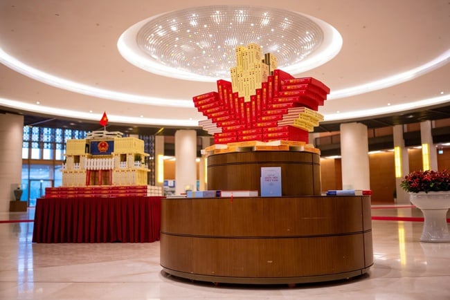 Khai trương Bảo tàng Quốc hội Việt Nam và công bố các bộ sách, ấn phẩm và phát hành bộ tem bưu chính Kỷ niệm 80 năm Quốc hội Việt Nam - Ảnh 6.